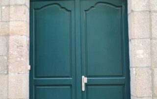 Porte en bois. Fabricant Guillaumie Menuiseries Bois